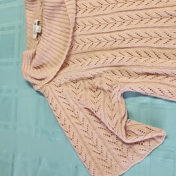 Light pink size large forever 21 knit blouse - Picture 2 of 5